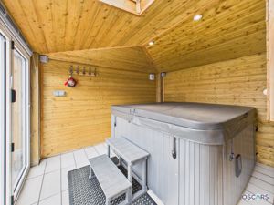 Photo 25- click for photo gallery